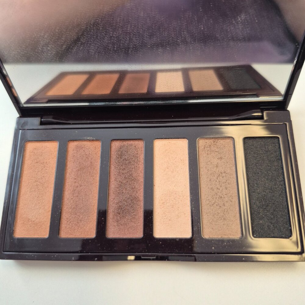 Charlotte Tilbury - The super nudes eyeshadow palette
